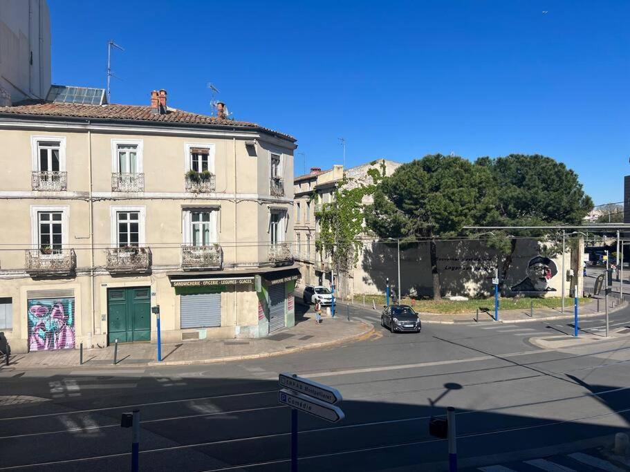 Centre - La Fenetre De L'ecusson